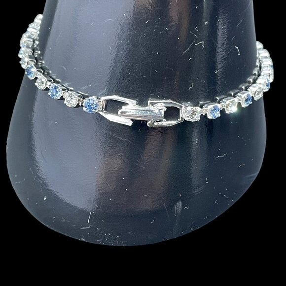 Swarovski Crystal Tennis Bracelet Silver Blue Holiday Gift Coquette Elegant - Picture 3 of 9